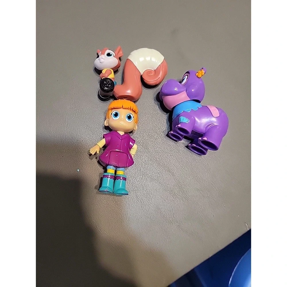 Vida the Vet replacement toys figures cake‎ toppers